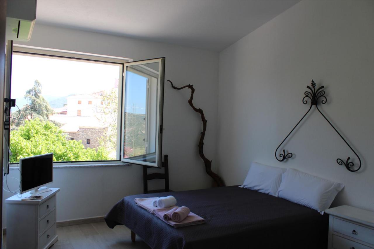 Bed And Breakfast Murales Orgosolo Exterior photo