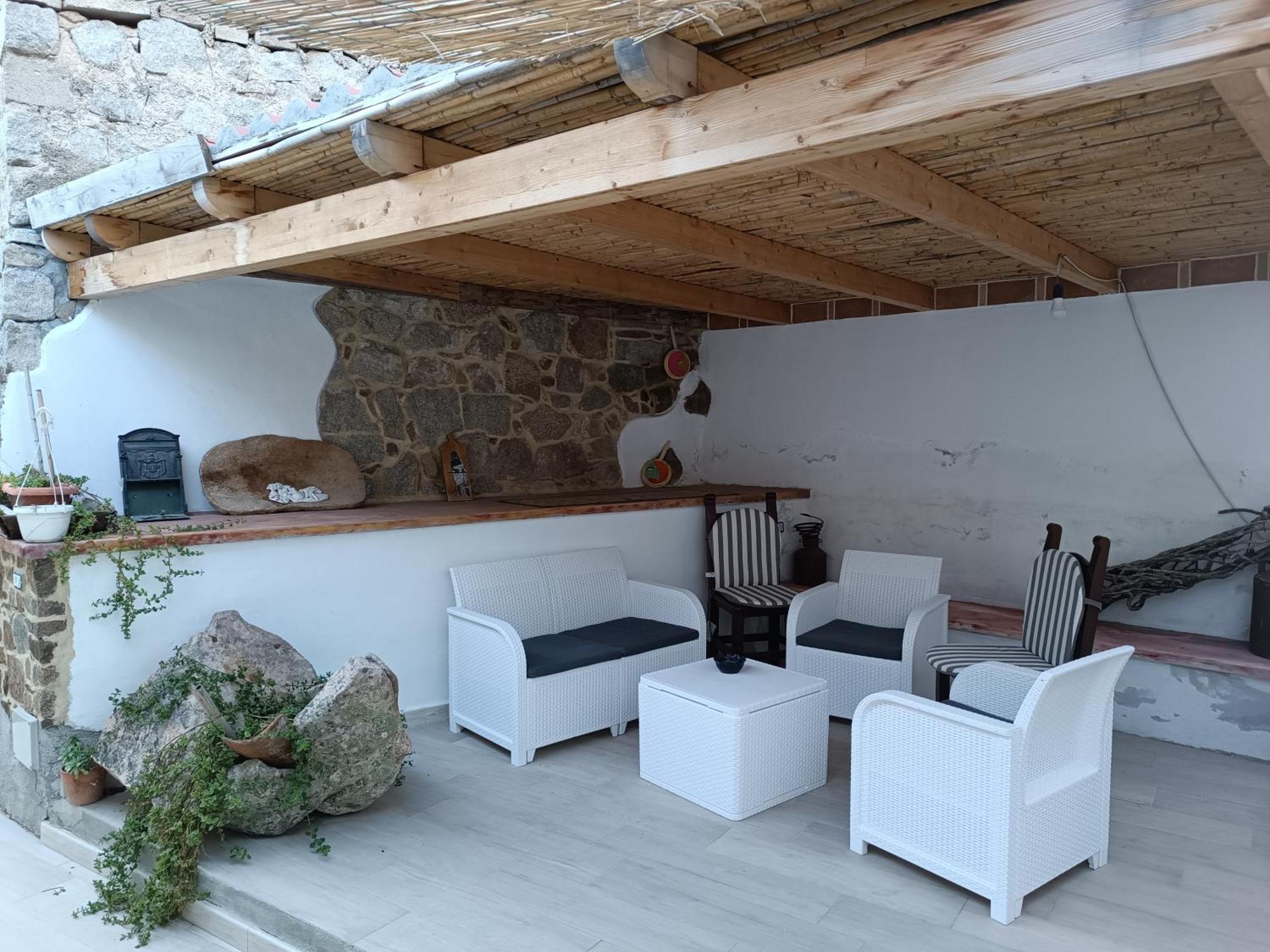 Bed And Breakfast Murales Orgosolo Exterior photo
